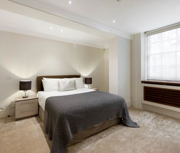 Six-bedroom townhouse with spa facilities in the heart of Belgravia - Photo 5