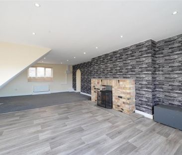 4 bedroom detached house to rent - Photo 2