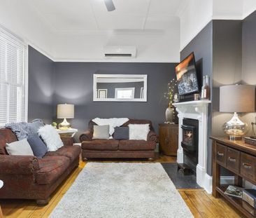 Charming & Beautiful Family Home in a Great Location - Photo 2