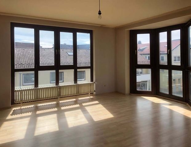 Drei-Zimmer-Wohnung mit Kfz-Stellplatz - Foto 1