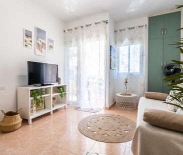 ALQUILER TEMPORAL EN LOS CRISTIANOS. DISPONIBLE ÚNICAMENTE LOS MESE... - Photo 2