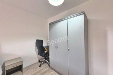 1 bedroom in a house share to rent - Photo 5