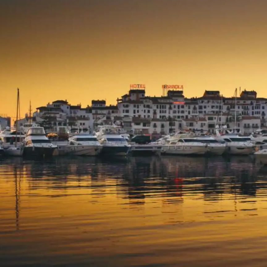Estepona - Photo 1