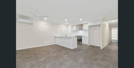 Family Home in White Rock - Walk to Nature! - Photo 4