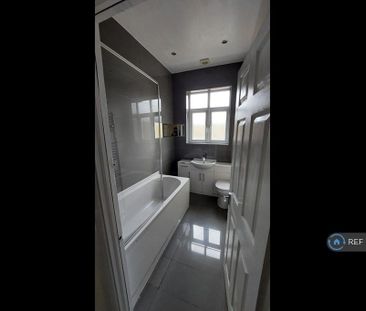 2 bedroom maisonette to rent - Photo 6