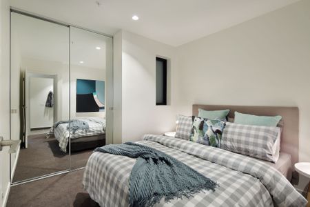 Unfurnished 2 Bedroom Apartment in Southbank - Photo 3