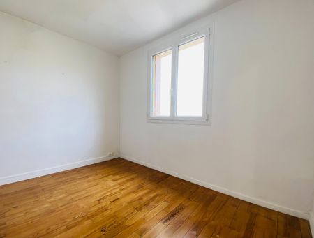 Location Appartement 4 pièces 64m² EVREUX 27000 - Photo 2