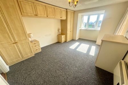 Priory Avenue, St Denys, SO17 - Photo 5