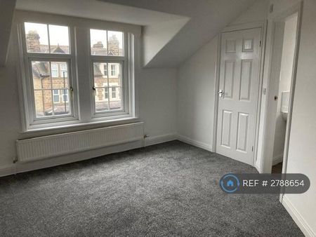 3 bedroom terraced house to rent - Photo 4