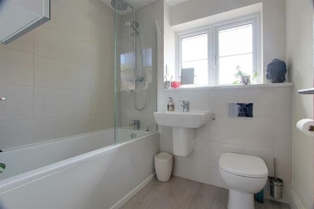 St. Francis Close, Tring - Photo 5
