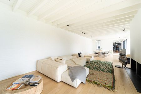 Prachtig gerenoveerde hoeve met panoramisch zicht over de polders - Photo 3