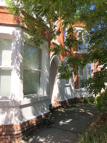 3 bed Apartment for Rent - Photo 5