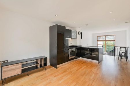 1 bedroom duplex to rent - Photo 2