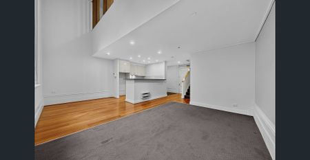 SPACIOUS LOFT APARTMENT – GRAND HERITAGE LIVING! - Photo 3