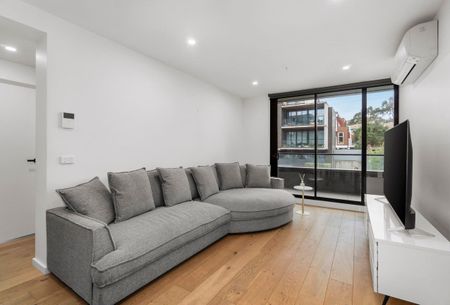 Stylish 2-Bedroom Apartment in the Heart of Balwyn - Please Enter Main Gate Via Jersey Street - Photo 2