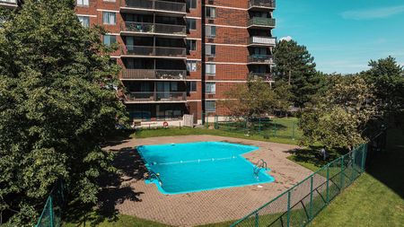335 Boulevard Deguire, Montréal, QC - Photo 2