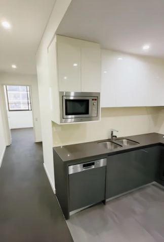 1 bed 1 bath - Photo 4