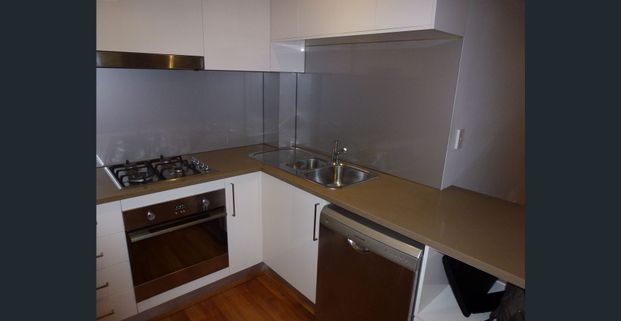 $750 per week 12/238-242 William Street, Potts Point NSW 2011 - Photo 1