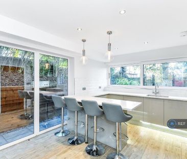 6 bedroom detached house to rent - Photo 4