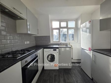 5 bedroom semi-detached house to rent - Photo 5