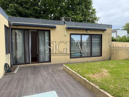 4 room luxury House for rent in Circunvalacao (Matosinhos), Matosinhos, Distrito do Porto - Photo 3