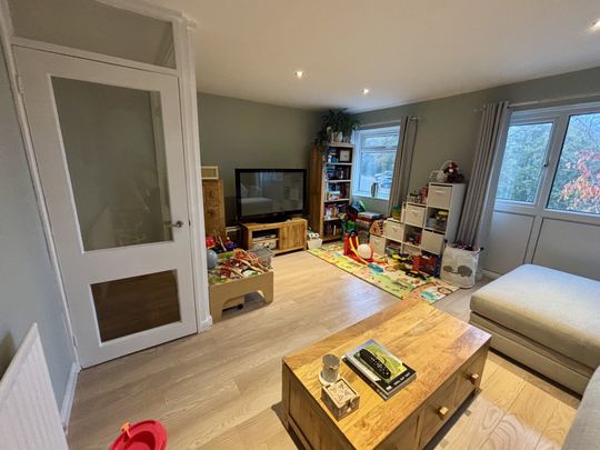 Old Crest Avenue, Redditch - Photo 1