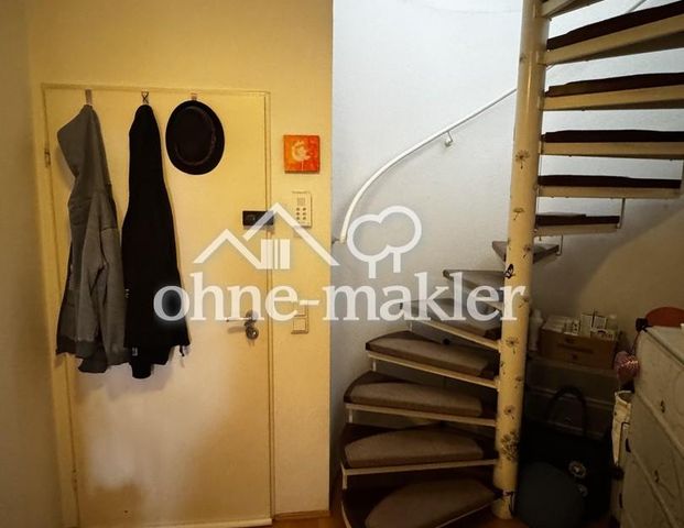 Hochattraktive 2,5-Zimmer-Dachgeschosswohnung, sehr hell und mit Balkon, Aufzug & Tiefgarage! - Photo 1
