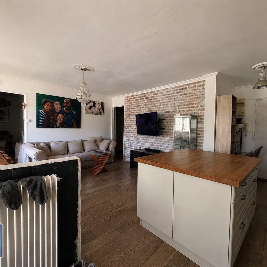 Location Appartement 5 pièces 84m² MARTIGUES 13500 - Photo 1