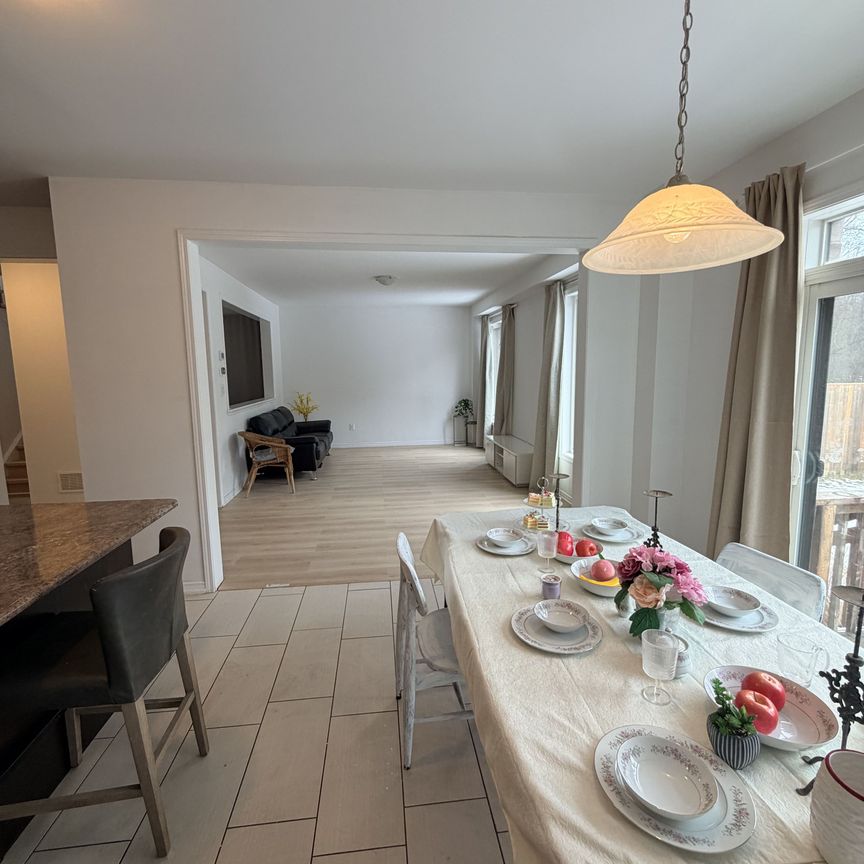 For Lease - 7969 BUCKEYE Crescent, Niagara Falls, Ontario - Photo 1