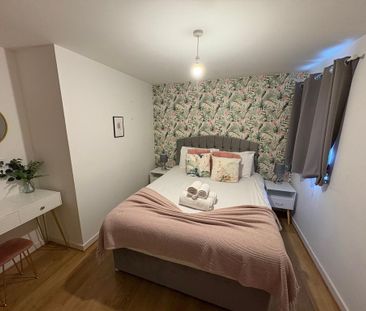 2 bedroom flat to rent - Photo 2