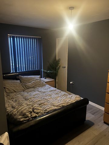 Room in a Shared Flat, Loxford Road, IG11 - Photo 5