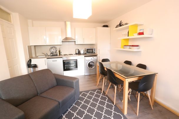 Spey Street – Room 1 - Photo 1