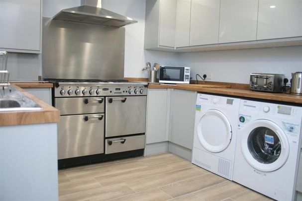 1 bedroom in a house share to rent - Photo 1