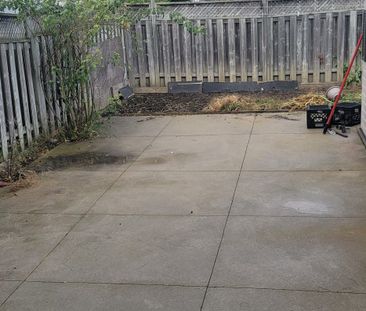 For Lease - 22 Oatfield Road, Brampton, Ontario - Photo 2