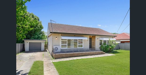 Family-Friendly Living Just Minutes to Guildford Station & Shops! - Photo 1