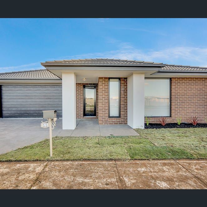 Stunning 4-Bedroom Home with Modern Amenities - Photo 1