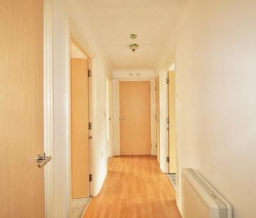 2 bedroom Flat To Let - Photo 6
