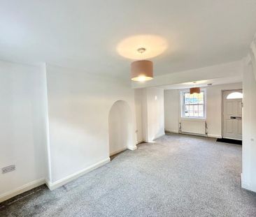 2 bedroom end of terrace house to rent - Photo 4