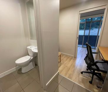 Modern 1 Bedroom Apartment in Prime Burwood Location – 1B1B1C - Photo 4