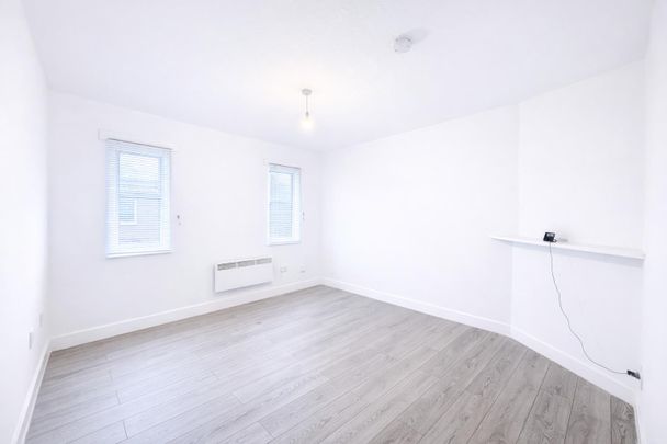 William Street, Grays RM17, London - Photo 1