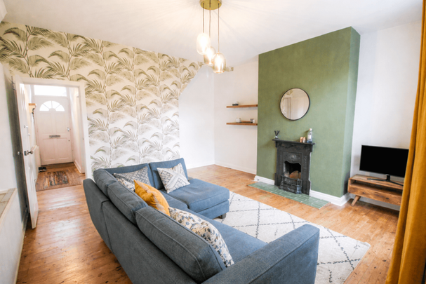 3 bedroom end of terrace house to rent - Photo 1