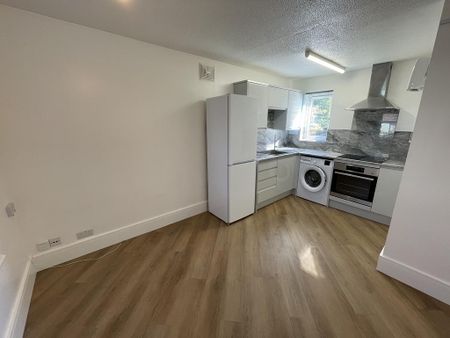 Studio to rent - Photo 5