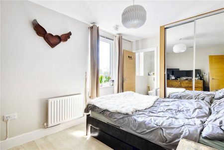 3 bedroom flat to rent - Photo 5