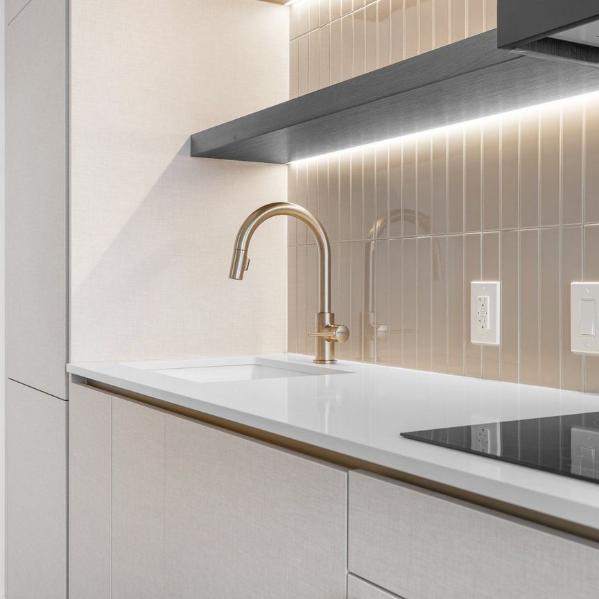 For Lease - 1285 Queen Street Unit# 405, Toronto, Ontario - Photo 1