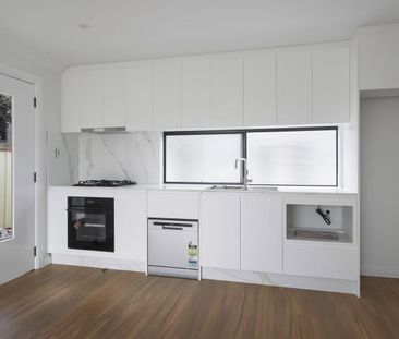 TWO BEDROOM GRANNY FLAT !!! - Photo 3