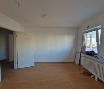 Großzügig geschnittene Wohnung in zentraler Lage - Foto 4