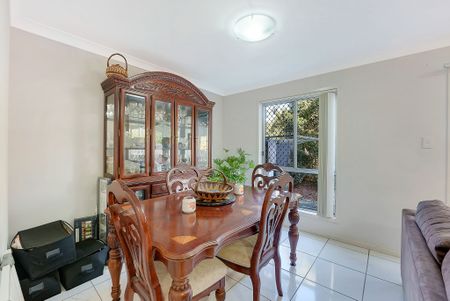 LOOK NO FURTHER - YOUR NEXT RENTAL - Photo 2