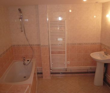 Location Appartement 3 pièces 71m² - Photo 2