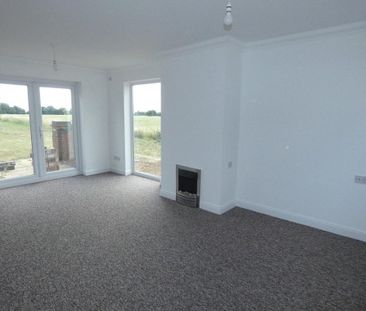 4 bedroom detached house to rent - Photo 1