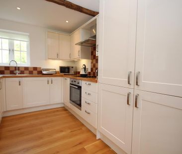 2 bedroom detached bungalow to rent - Photo 3